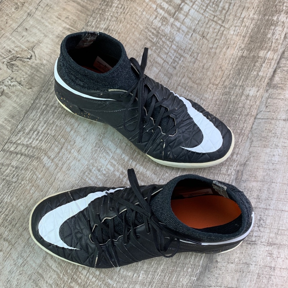Nike HypervenomX Proximo Soccer Cleats Womens Size 7